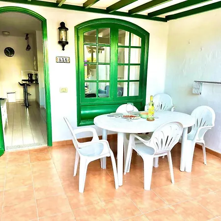 Apartament Aloha - And Pool